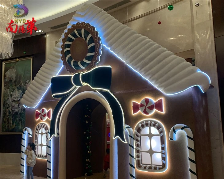 large christmas gingerbread house suppliers